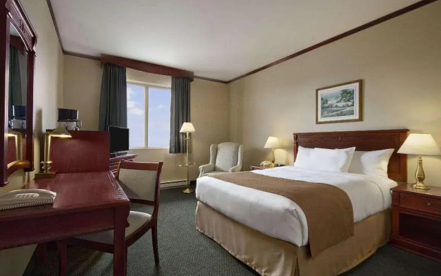 Travelodge Hotel by Wyndham Montreal Airport