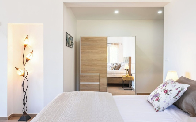 Apartments Doro