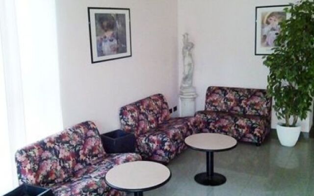 Vinsea Hotel