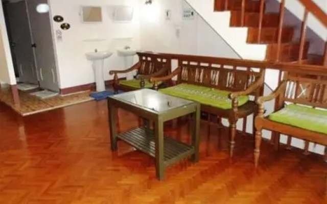 Huen Panicha Guesthouse
