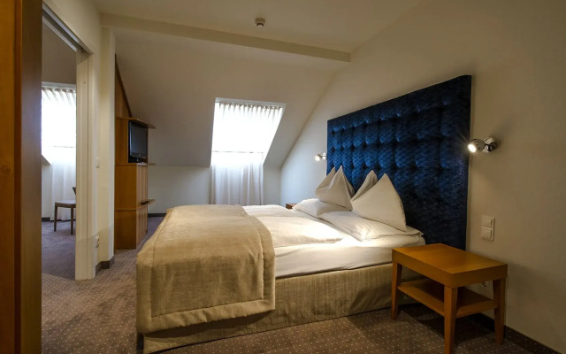 HiLight Suites Hotel