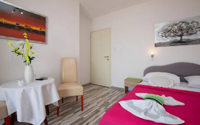 Seaview Apartment Paula 6 300m From Sea
