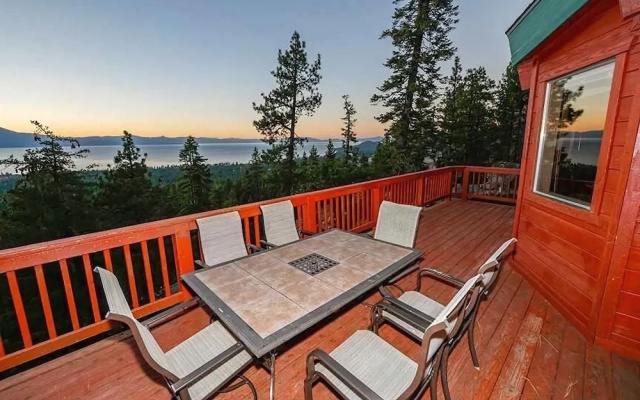 4192 Saddle Road 5 Bedroom Home by RedAwning