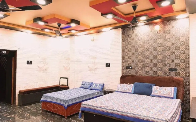 Atharv Paying Guest House