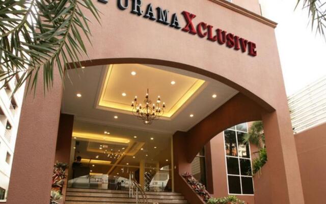 Отель Furamaxclusive Sukhumvit Бангкок вид на фасад
