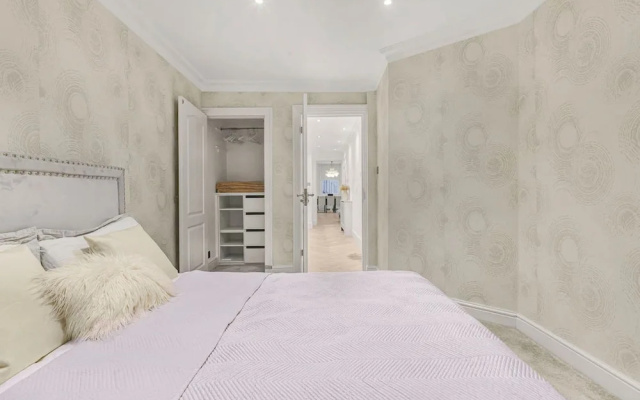 Knightsbridge 3-bed Next To Harrods With Patio
