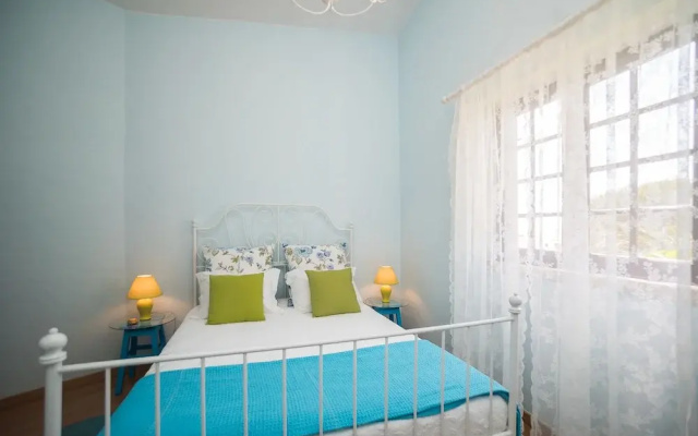 Ericeira Villa Surf Camp Hostel