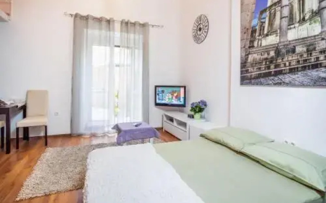 Apartment Dora