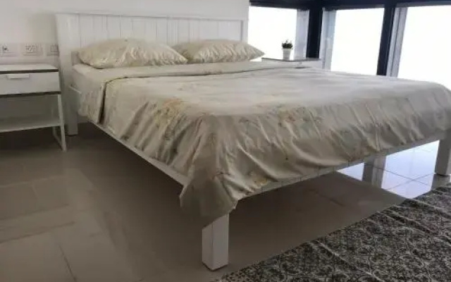 110 sqm Luxury Apartment On The Sea