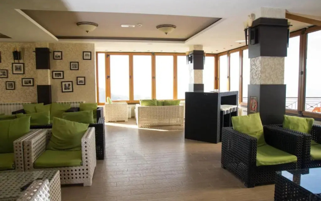 Premier Lux 38 Milmari