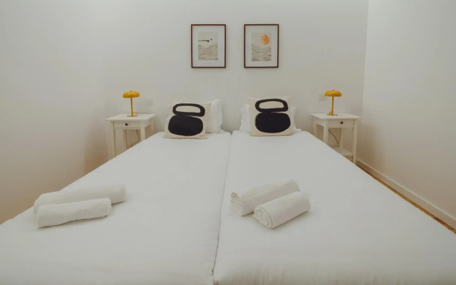 Porto Modern Downtown Apartment A With Terrace