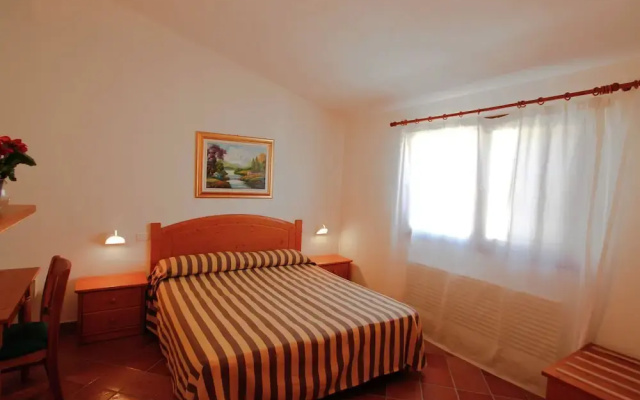 Comfortable Home With Terrace, Located in Nature