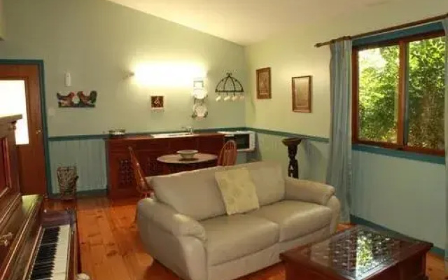 Maz's Tamborine Mountain Accommodation