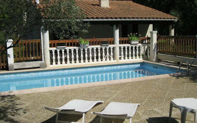 Charming Holiday Home in Draguignan with Swimming Pool