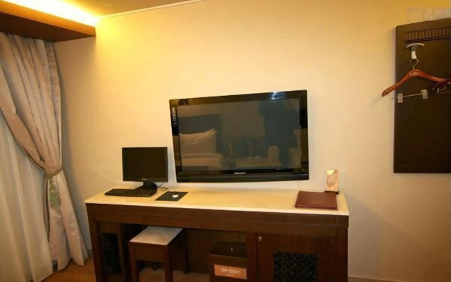 L'S Hotel