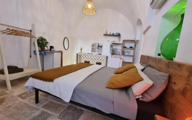 Biancostuni 81