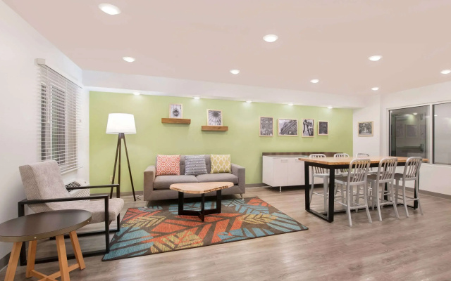 WoodSpring Suites Savannah Pooler