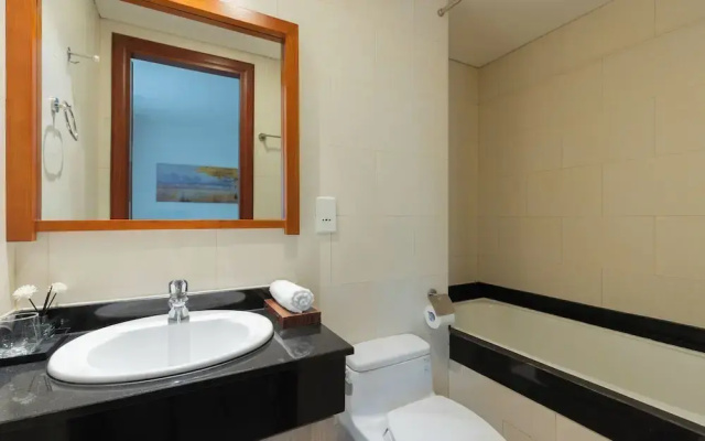 Bluesky Lancaster Luxstay Japan Town