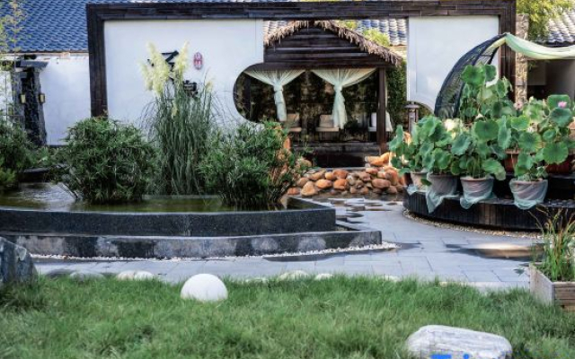 Big House Hot Spring Courtyard Hotel