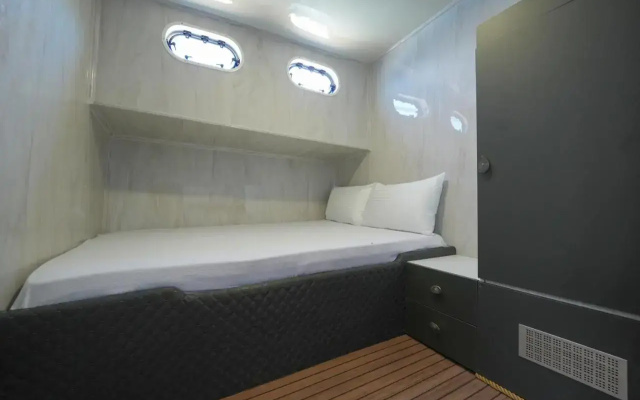 Tarsu Yacht Hotel