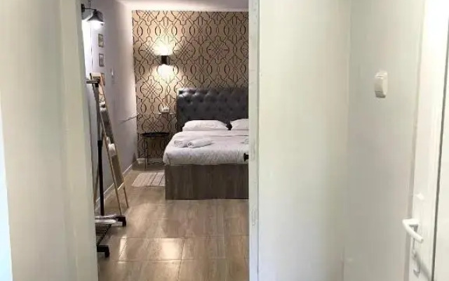 Уютный домик на берегу Риони в центре города