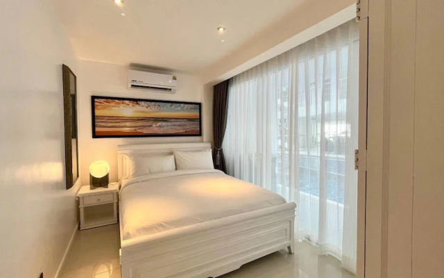B12 - 2 Bedroom Condo With Pool Access, Karon Beach