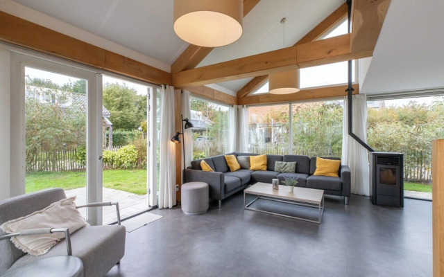 Modern Comfort, Close to the Beach