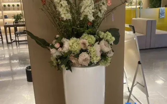 Lanyue Hotel (Xuchang Changge Yiwu Chengzhong Mao Ideal City Branch)