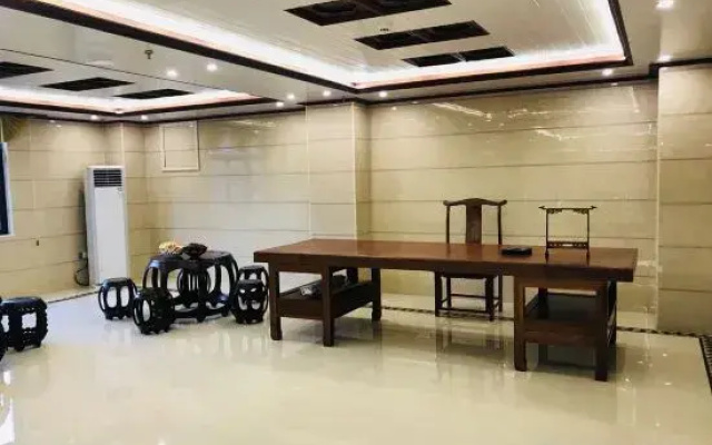 Dongxing Dongsen Hotel (Wanwei Golden Beach Scenic Area)