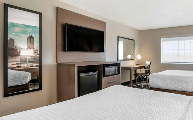 Clarion Pointe Indianapolis Airport
