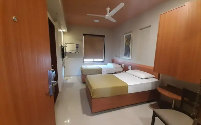 Hotel Sai Palace Express