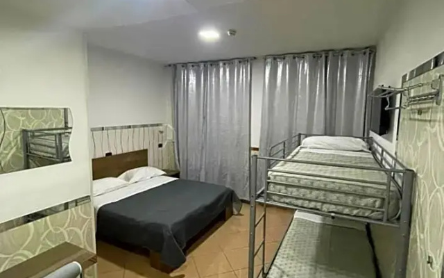 Gold Hotel
