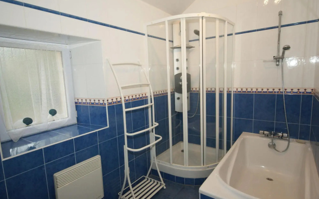 Spacious Holiday Home in Besse With Swimming Pool