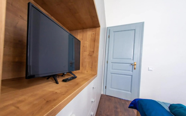 Central Luxury 1