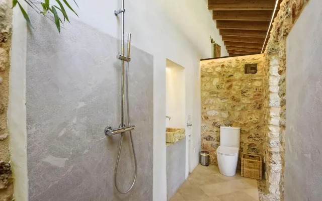 Finca in Sencelles With Pool and Garden