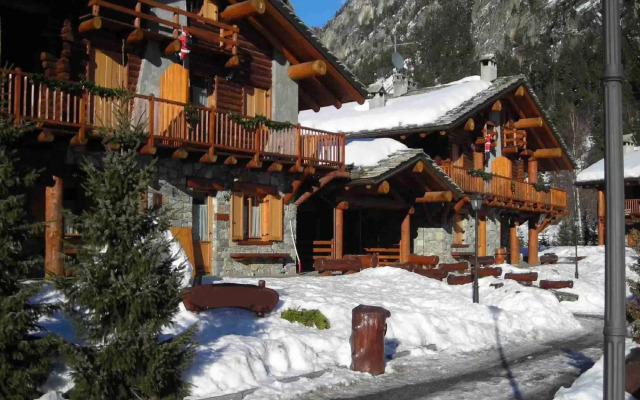Chalet in Antey-saint-andre With Mountain Views