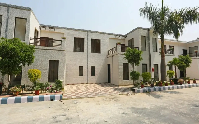 Aaryavan Resorts by OYO Rooms