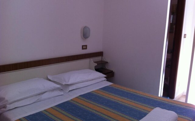 Hotel Villa Maris Римини комната для гостей