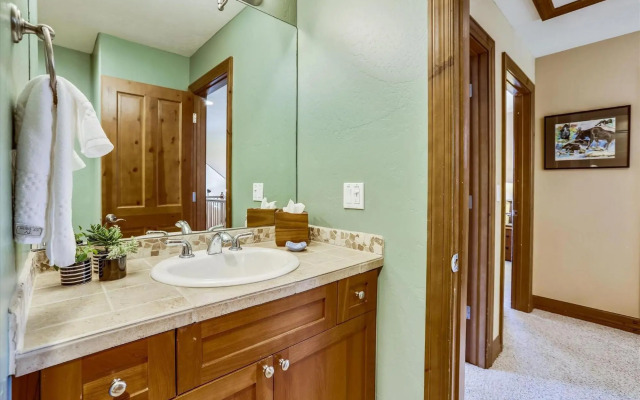 Highland Greens Comfort 3 Bedroom Townhouse by Redawning