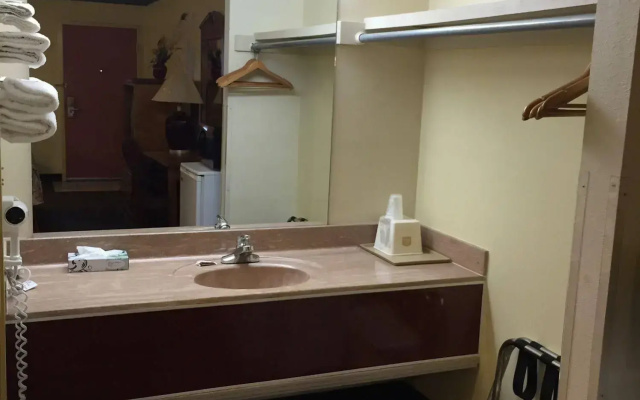 Motel 6 Wichita, KS – South I-35