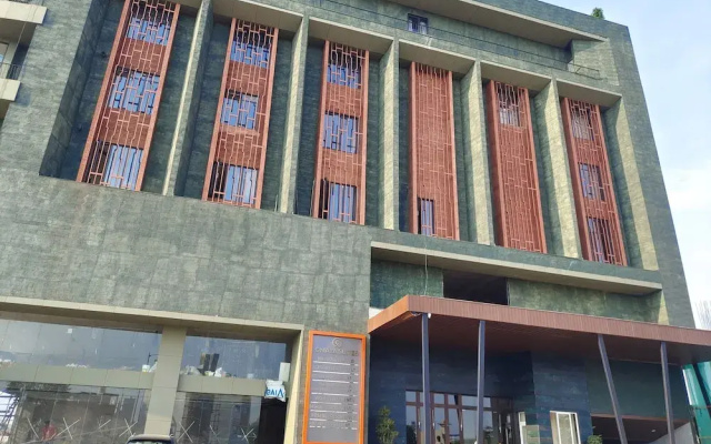 Omaya Suites