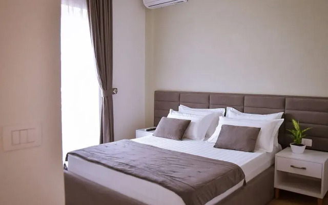 Airport Garden Hotel