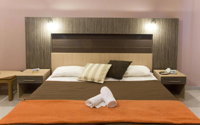 Zoes Hotel