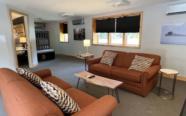 Tahquamenon Suites Lodging