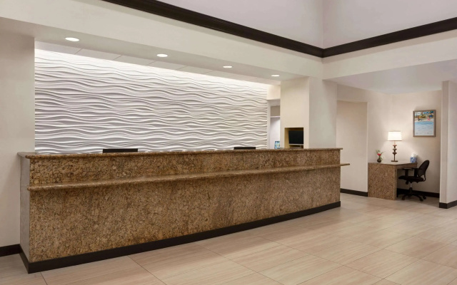 Ramada by Wyndham Suites Orlando Airport