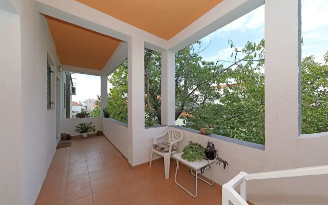 Apartments Near Hangar Beach