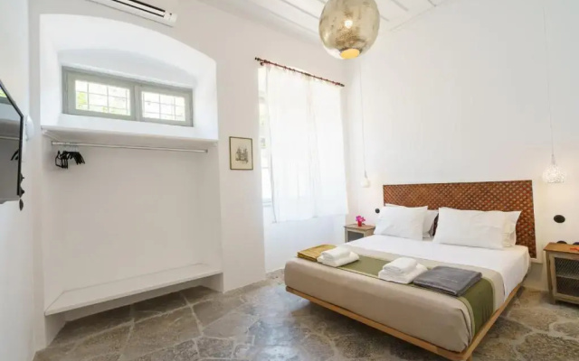 LIVIN HYDRA 1 -Luxury Apartments