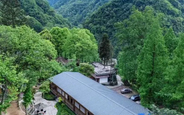Dujiang Emerald Linyashe Homestay (Qingchengshan Branch)