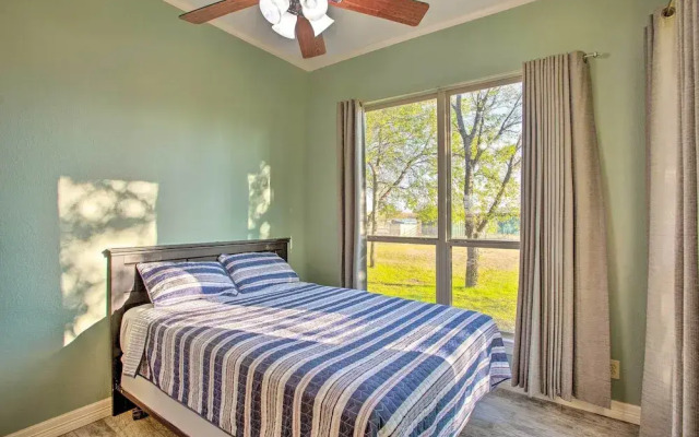 Charming Gainesville Retreat: Barn, Horses Welcome