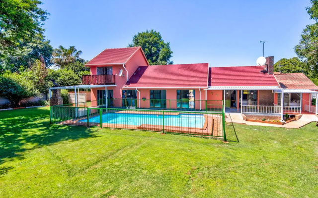 Grace Guesthouses and Tour